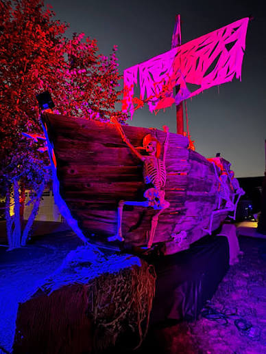 Giant Haunted Pirate Shipwreck Halloween Display